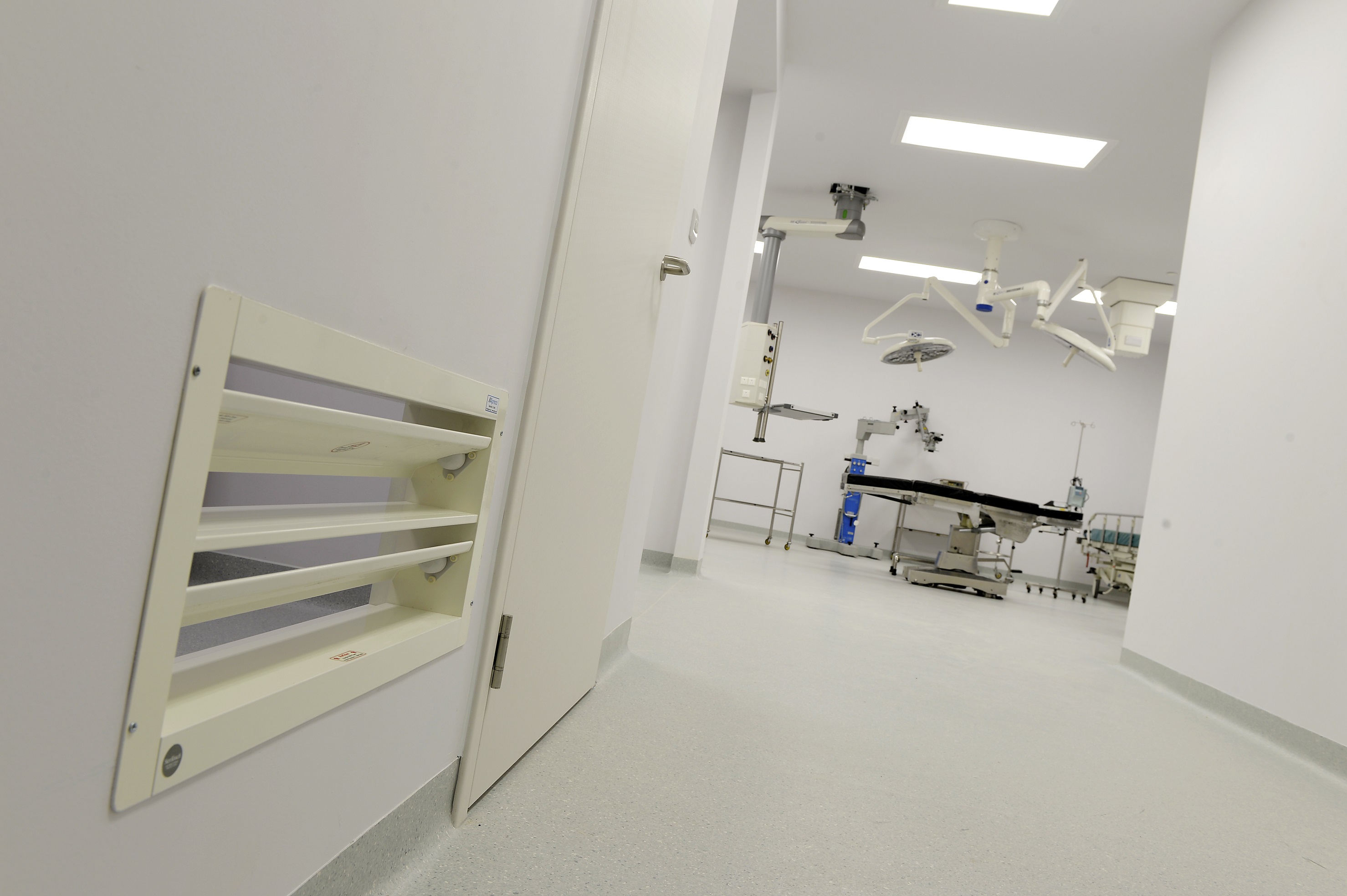 Air pressure is highest in the prep room, forcing air to flow from the prep to the OR