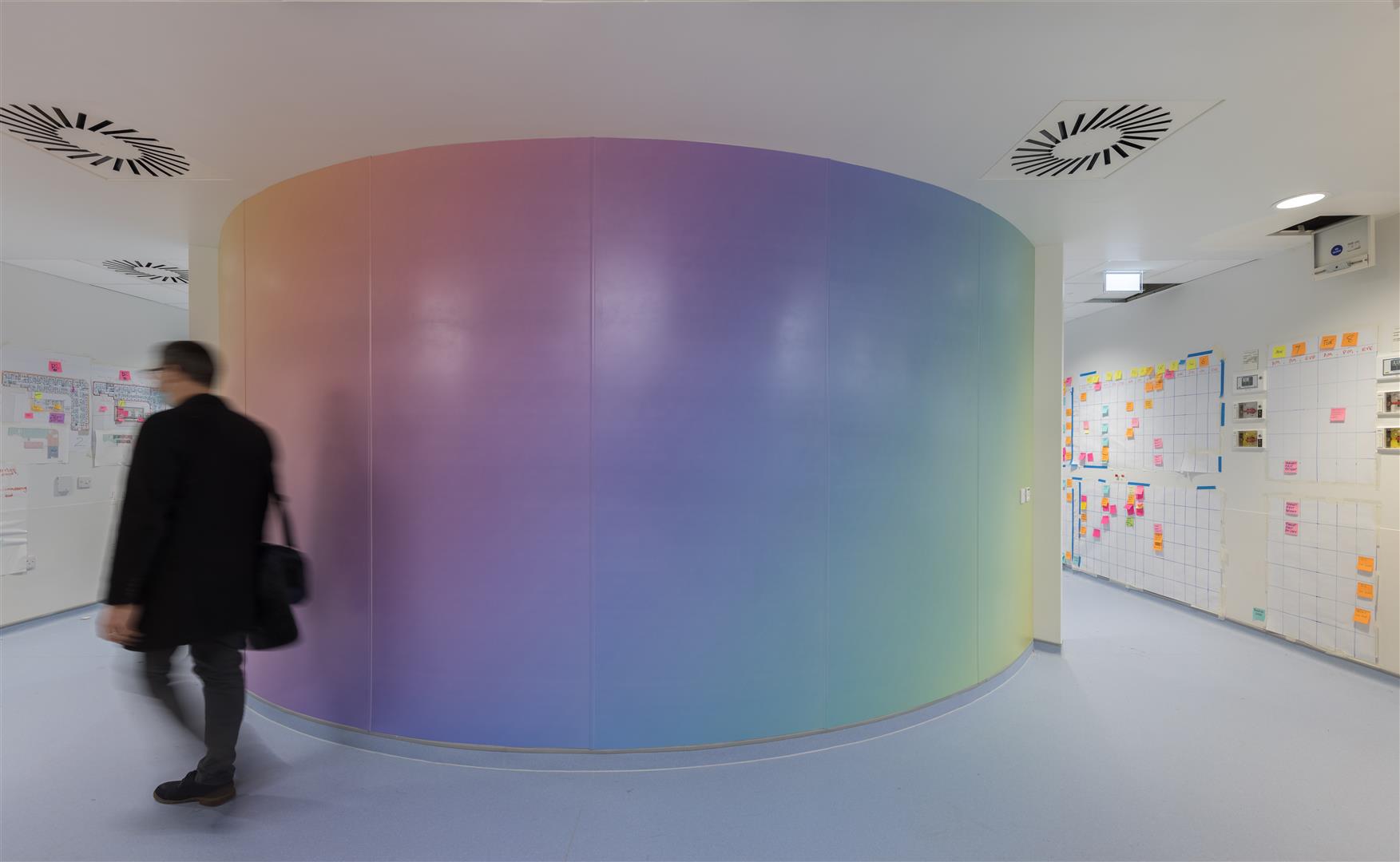 Colour and imagery helps with wayfinding